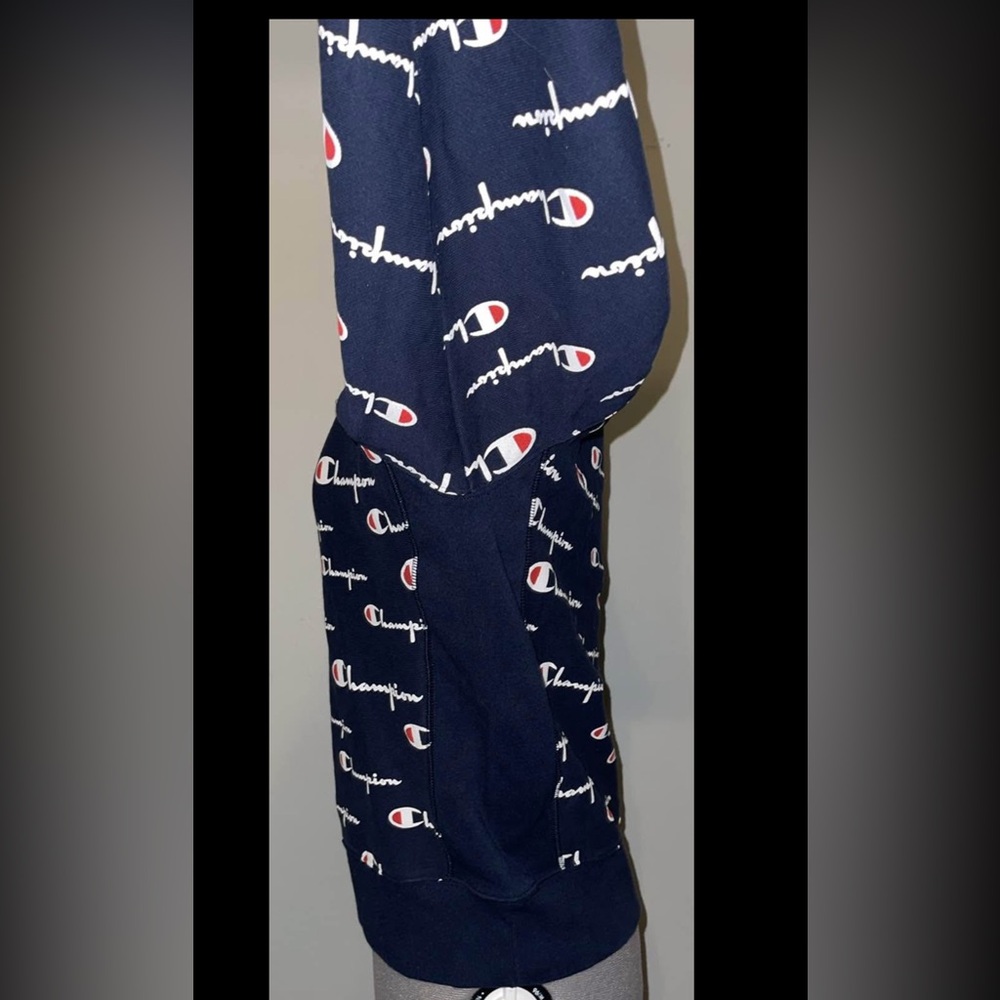 Sz L Women’s All Over Print Champion Pull Over Sweater - Picture 2 of 4